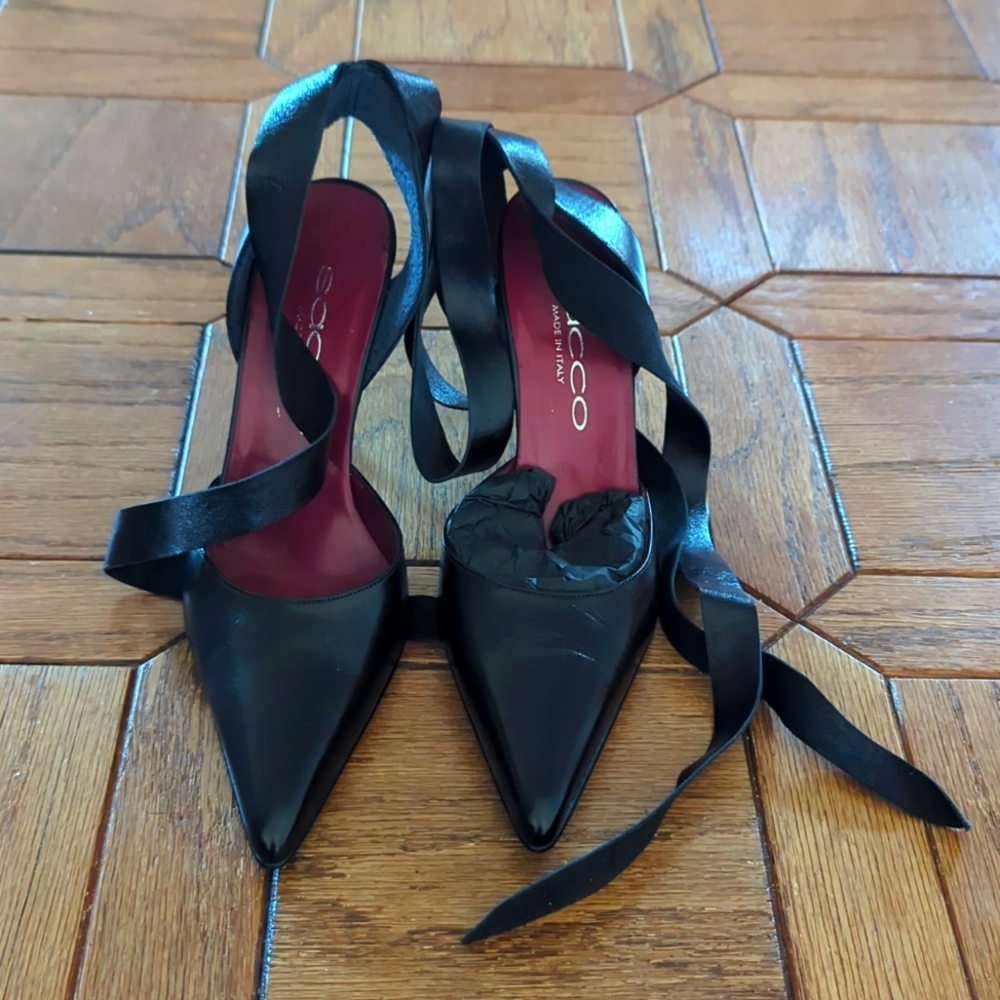Sacco Italy Black Leather Pumps Heels w/ Tie Straps NWOT
